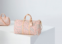 http://www.antjepeters.com/files/gimgs/th-100_Antje Peters Louis Vuitton 10.jpg